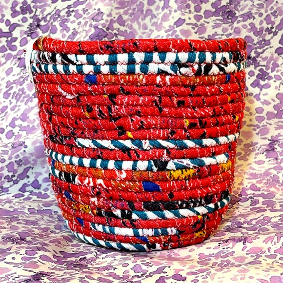 Handmade rope basket - Picture 3 of 7
